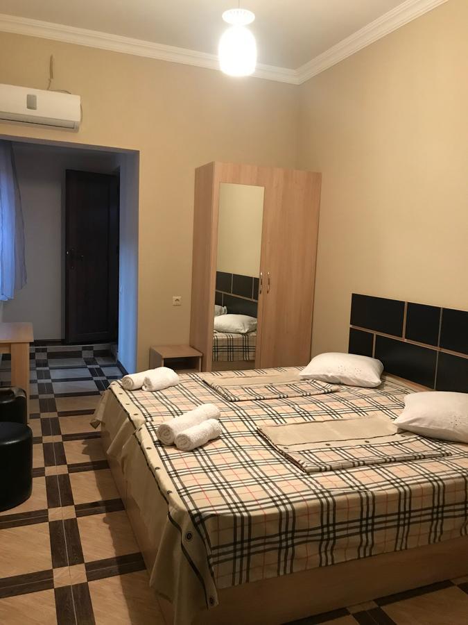 Holiday House Batumi Exteriör bild